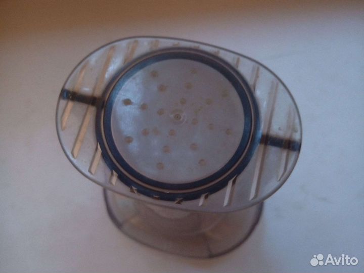 Толкатель в крышку основной чаши комбайна bosch