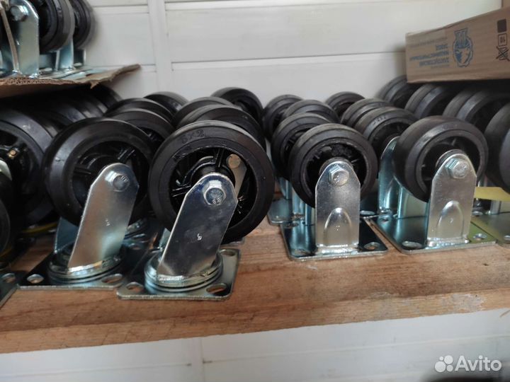 Промышленные колеса для тележек и контейнеров