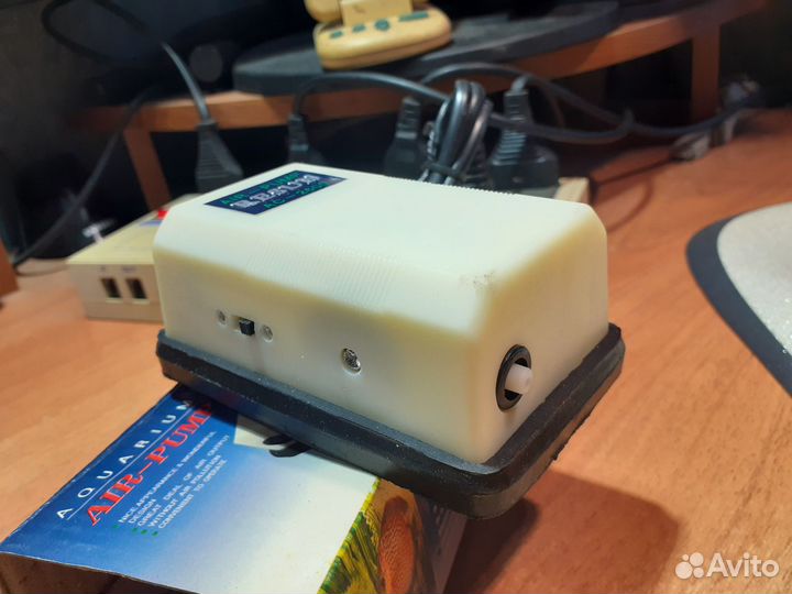 Кормушка для рыб. Скребок. Компрессор. Декорация