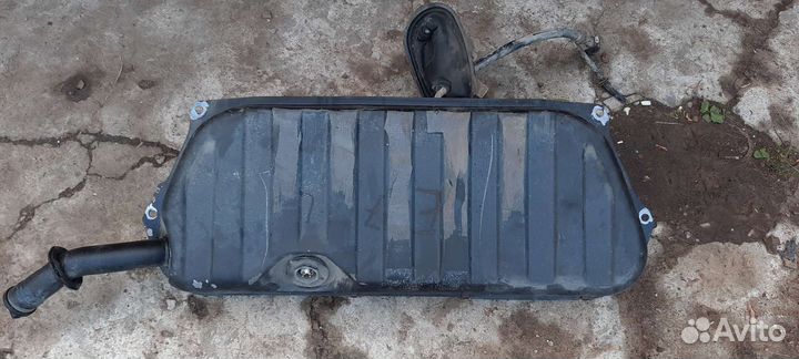 Продам бак топливный mercedes 190 w201