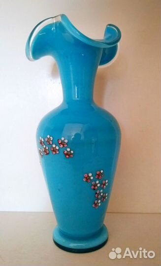 Ваза с эмалями. Двухслойное стекло. Редкая
