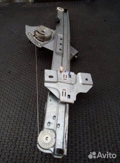 Стеклоподъемник передний правый Renault Duster