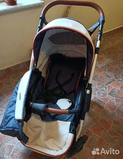 Прогулочная коляска