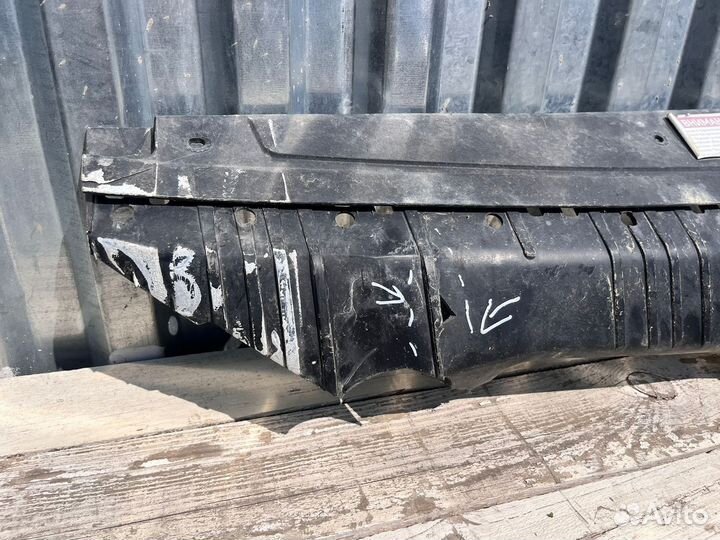 Hyundai Solaris 2 20- Накладка замка капота 2642