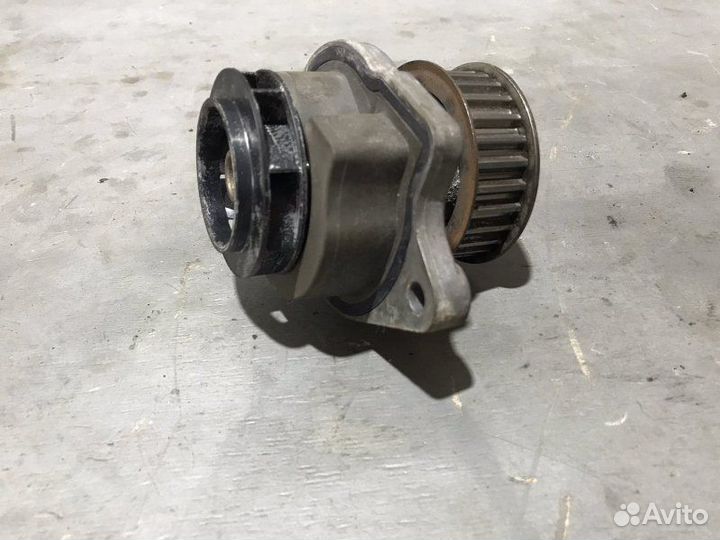 Помпа Volkswagen Polo хетчбек 1.4 16 BKY 2006