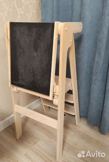 Башня помощника монтессори с доской бу