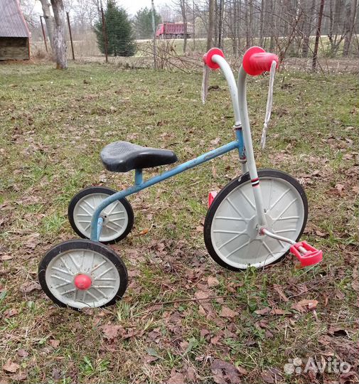 Детский трехколесный велосипед ретро