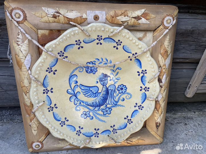 Предметы советских времен(панно,самовар и др)