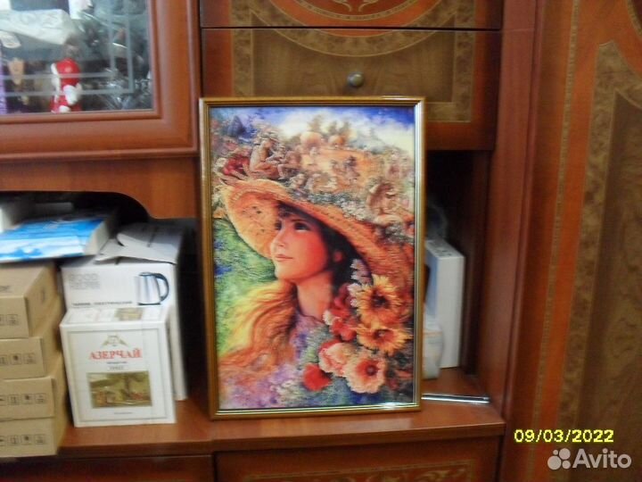 Картина молодая красавица