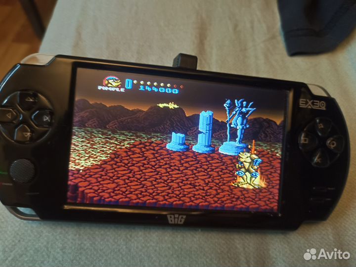 Игровая консоль много игр