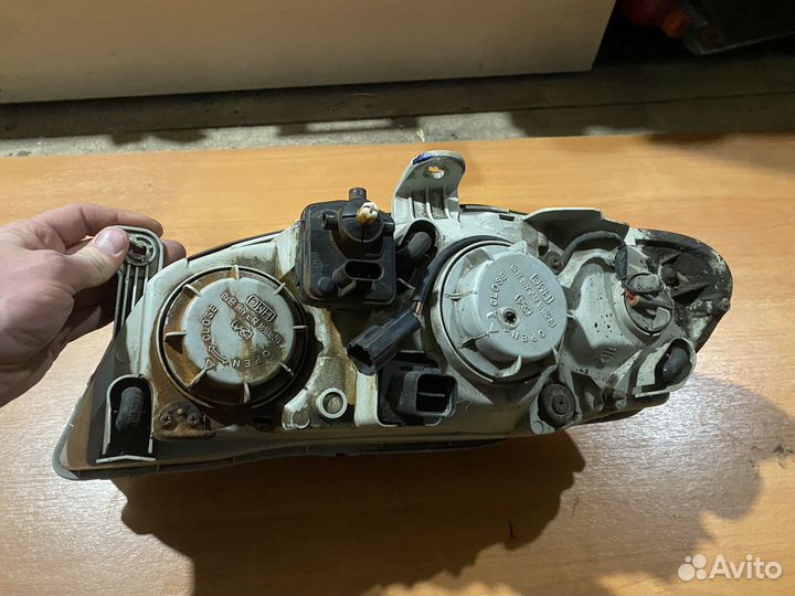 Фара передняя правая кия spectra