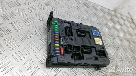 Блок предохранителей peugeot 308 1 (6BN05M101)