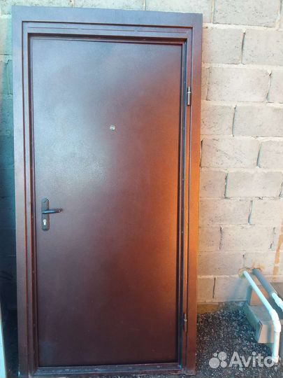 Дверь входная металлическая