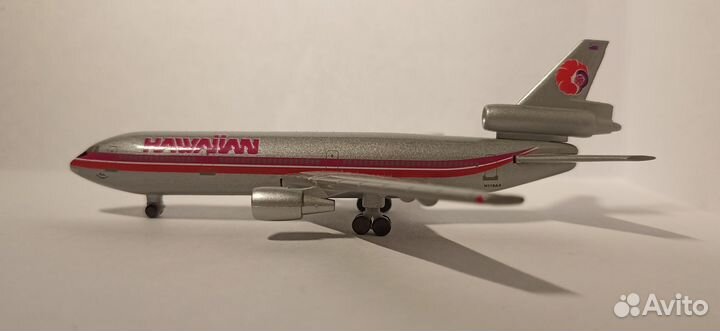 Модель самолета DC-10 Hawaiian 1:500