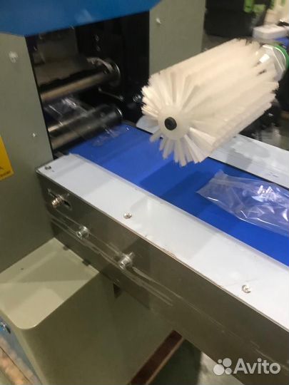 Флоупак 450 мм с нижней подачей пленки