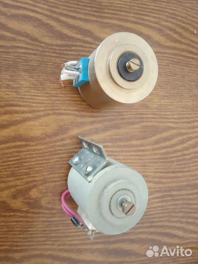 Продам запчасти на магнитофон электроника 004