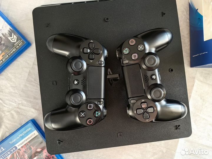 Sony PS4 1тб, 2 джоя, диски с играми