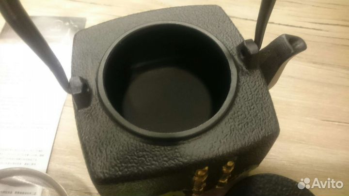 Японский чугунный чайник