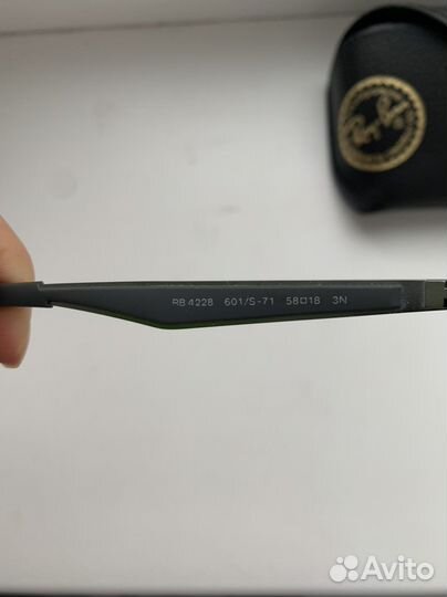 Солнцезащитные оригинальные очки ray ban