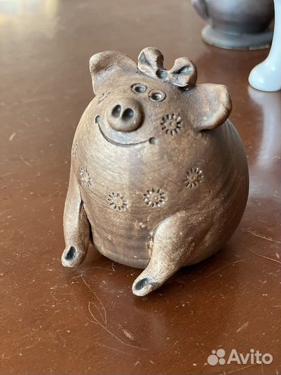 Статуэтки свинки пара