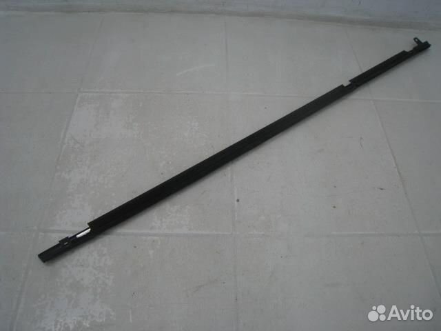 Молдинг стекла задней левой двери Nissan Tiida C11