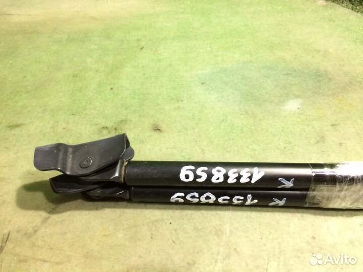 Амортизатор двери багажника Subaru Impreza GH2