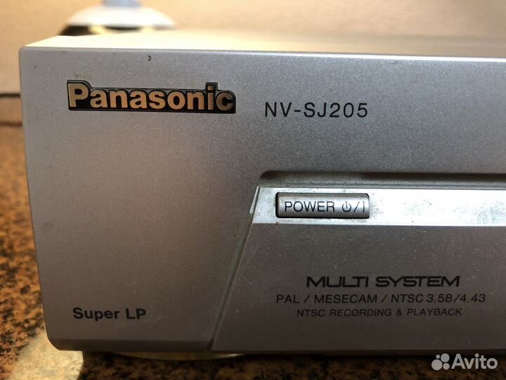 Видеомагнитофон panasonic (полностью исправный)
