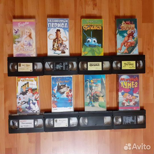 Мультфильмы на кассетах в пластиковых боксах