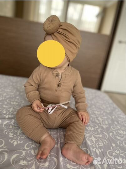 Костюм в рубчик на девочку и чалма на голову