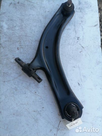 Рычаг подвески поперечный передний правый Nissan