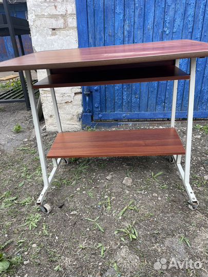 Письменный стол