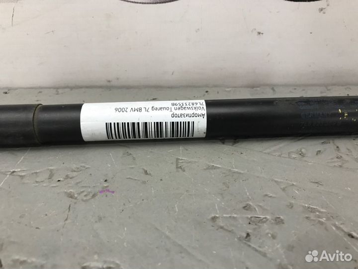 Амортизатор капота Volkswagen Touareg 7L BMV 2006