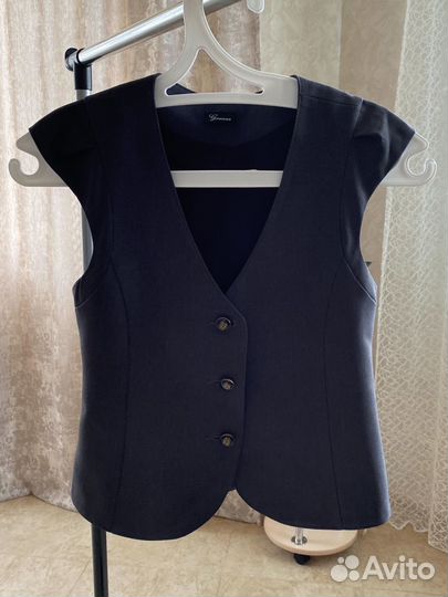 Костюм школьный для девочки 134 (юбка+жилетка)