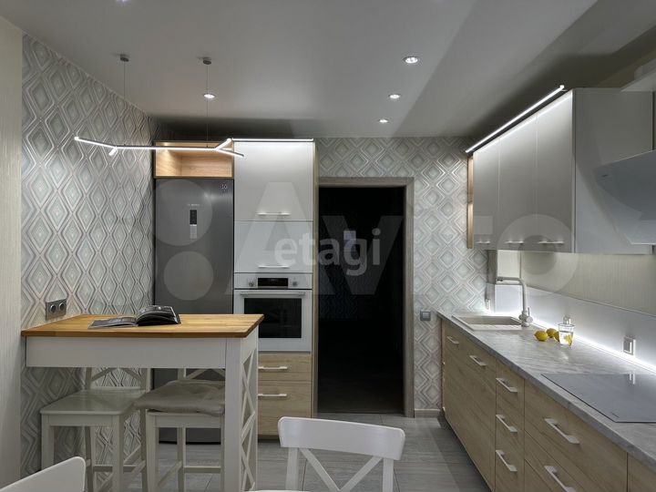 2-к. квартира, 55,3 м², 12/17 эт.