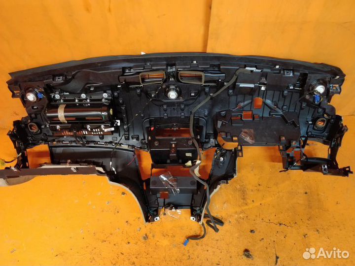 Панель передняя (торпедо) Cadillac Cts 2008