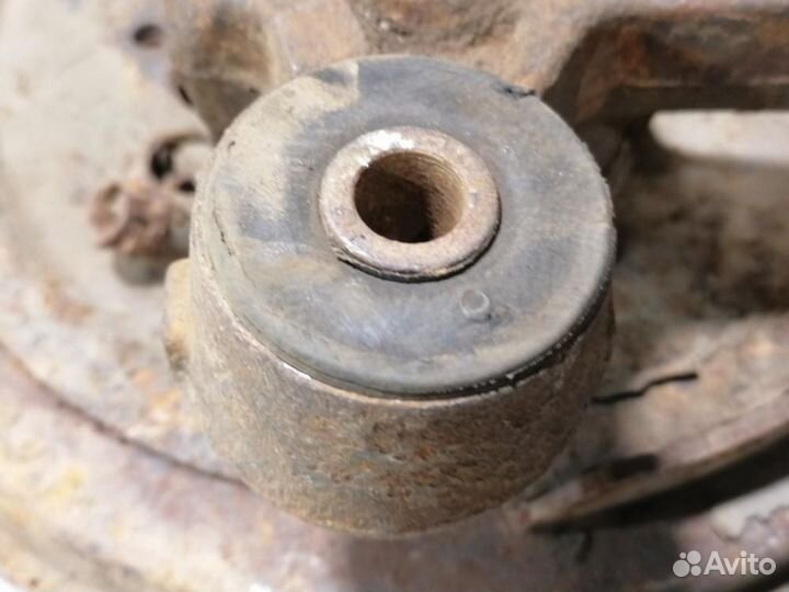 Кулак задний правый Subaru Impreza wrx sti G11