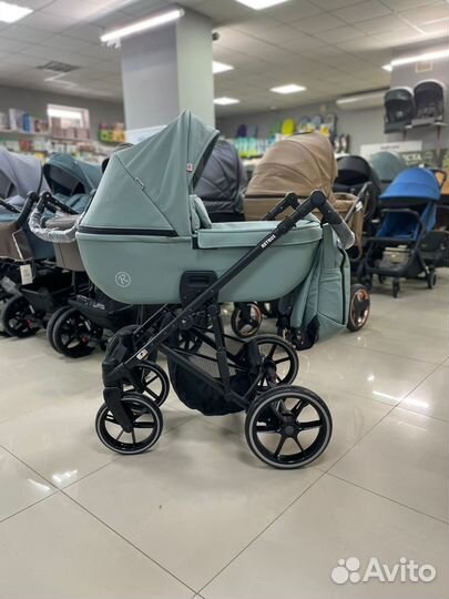 Новая коляскас рождения 2 в 1
