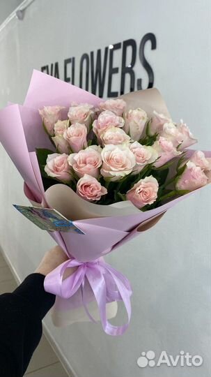 Розы доставка цветов Астрахань круглосуточно