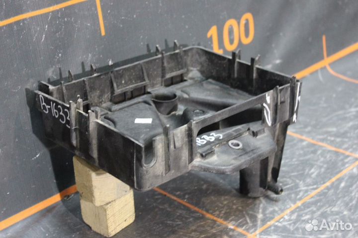 Vokswagen Polo - Площадка под акб