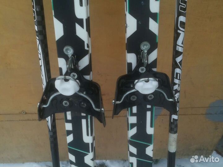 Беговые лыжи и ботинки к ним