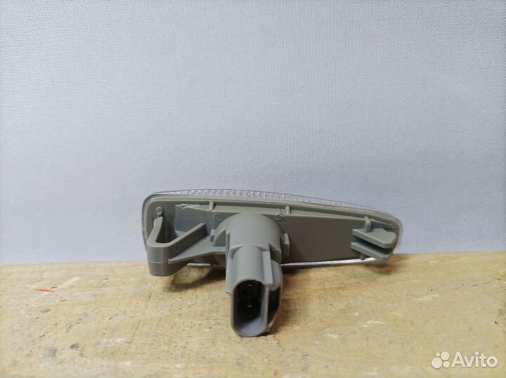 Повторитель в крыло Lancer 10