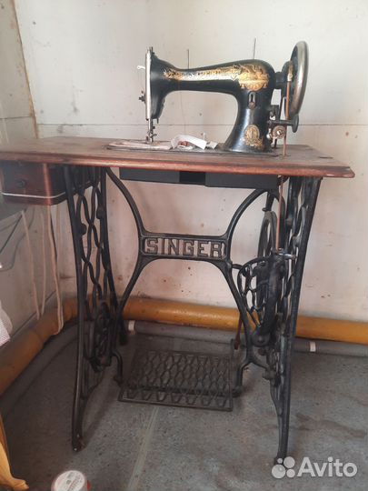 Швейная машина Singer