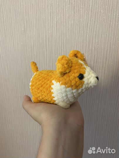 Вязаная игрушка корги