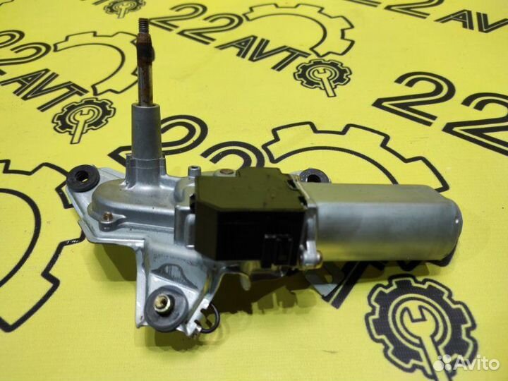 Моторчик заднего дворника задний Toyota Opa ZCT10