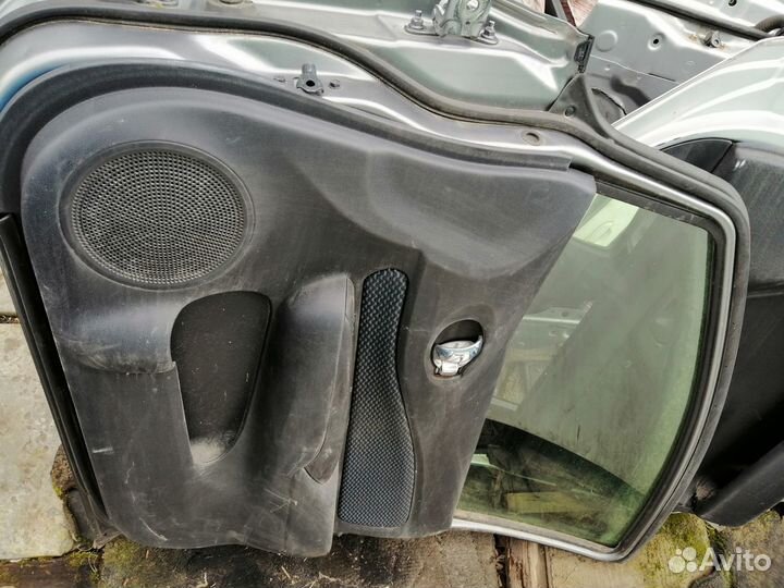 Дверь Nissan Note E12