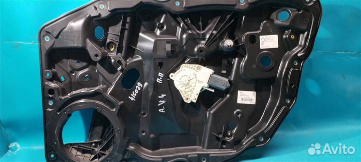 Стеклоподъемник электр. передний правый VW Touare