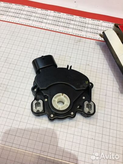 Датчик положения селектора АКПП ford focus