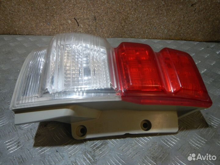 Б/У Б/У Фонарь задний левый, Toyota (Тойота) -land