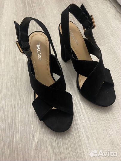 Босоножки женские