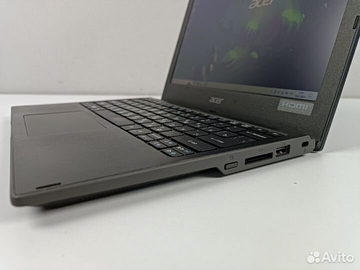 Компактный ноутбук Acer TM B118-M + доставка